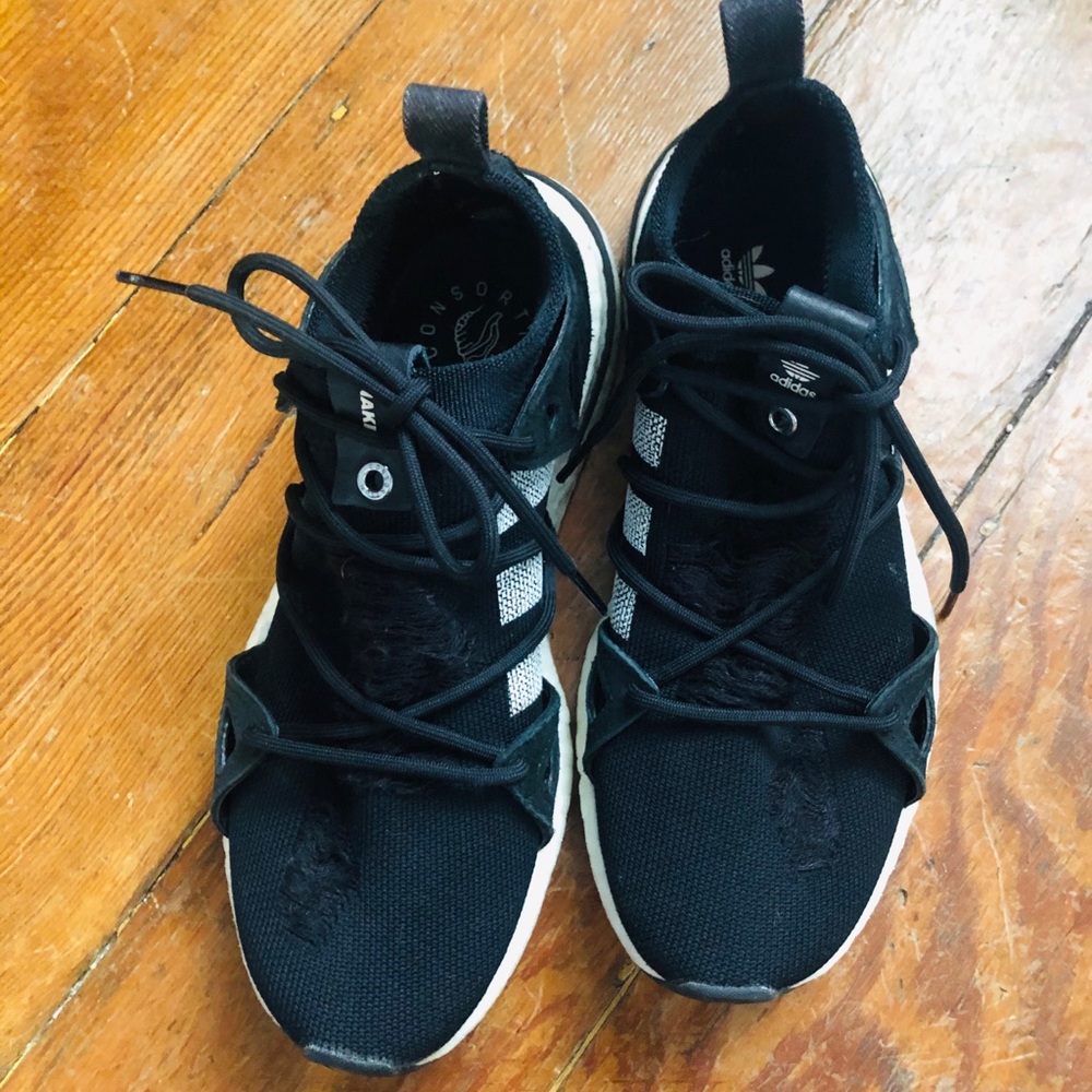 Women’s Adidas Arkyn Distressed Black Sneakers